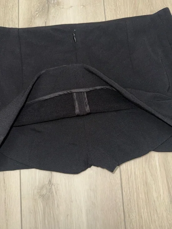 Balenciaga Black Mini Wool Blend Skort. Size French 36. New without tag - Picture 5 of 5